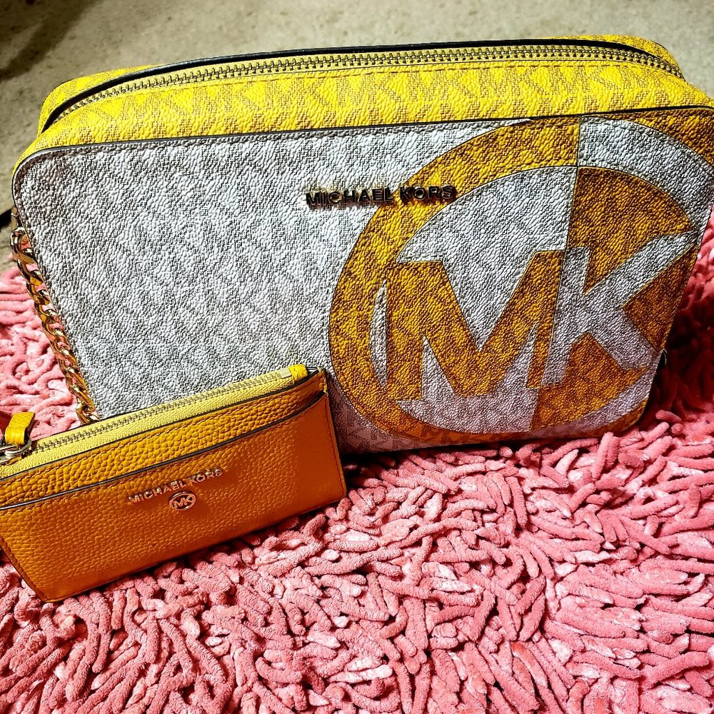 Michael Kors purse